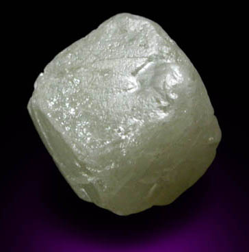 Кристалл алмаза куб