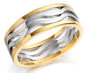 Широкое обручальное кольцо из белого и желтого золота