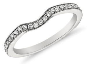 Женское обручальное кольцо из платины с бриллиантами