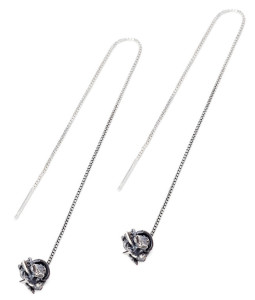 Серьги-протяжки серебряные с декоративным элементом