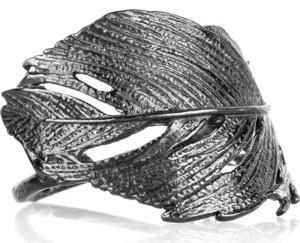 Кольцо в форме вороньего пера покрытое рутением - polyvore.com