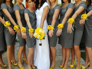 Бутоньерка на запястье подружкам невесты - ohlovelyday.com