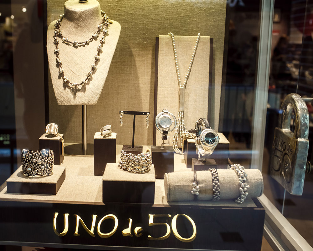 UnoDe50 открытие первого магазина в Москве
