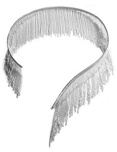 Колье-чокер из серебряной бахромы, ручное плетение, $1,670; Simon Alcantara