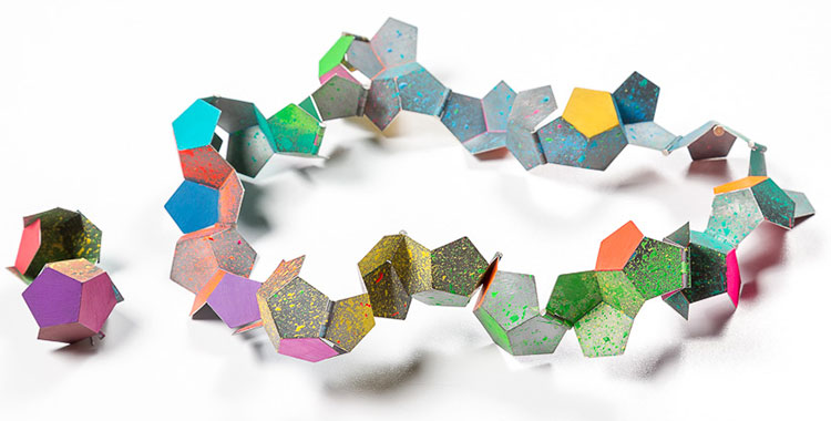 Ferran Iglesias Baron. Испания. Колье и броши из коллекции «Оригами». 